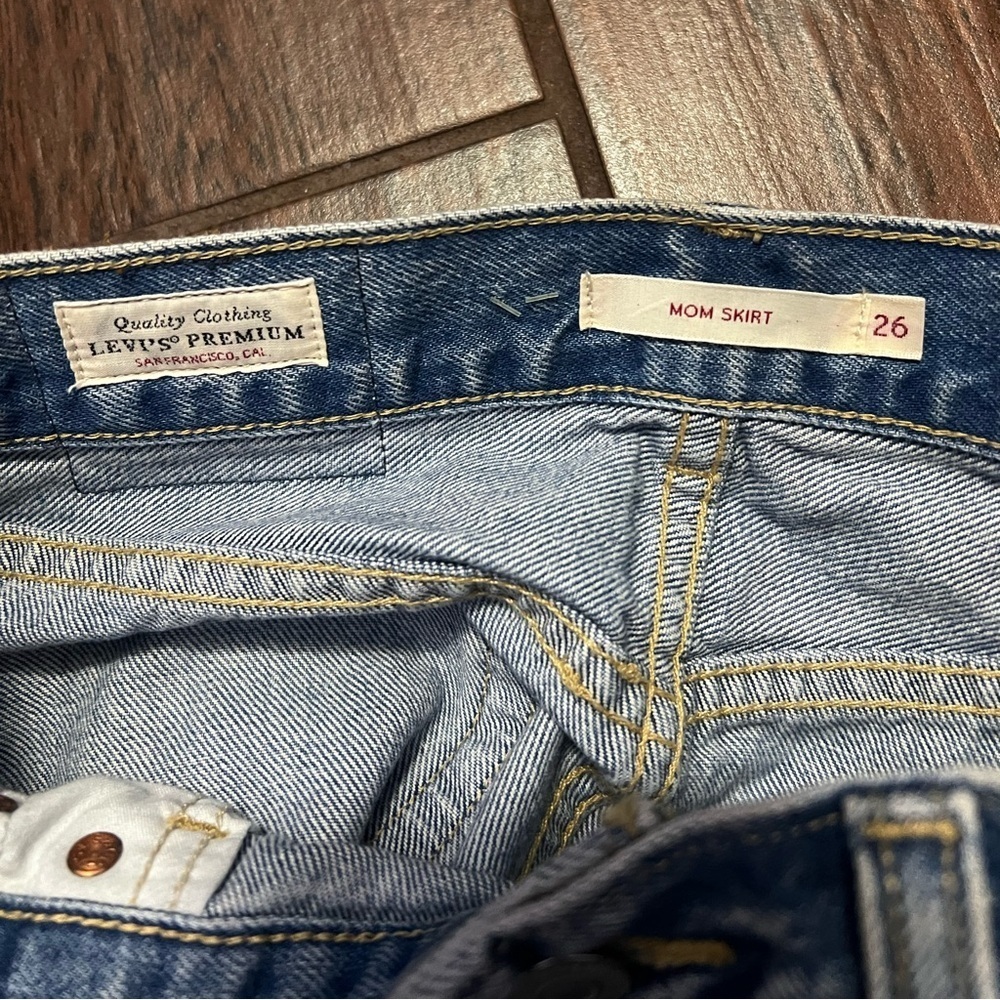Levi’s Premium Button Down Denim Mom Skirt Urban Outfitters - Picture 6 of 6